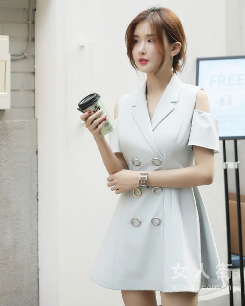 西装遇上柔美，干练小女人魅力搭配